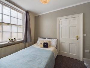 bed 4 - click for photo gallery
